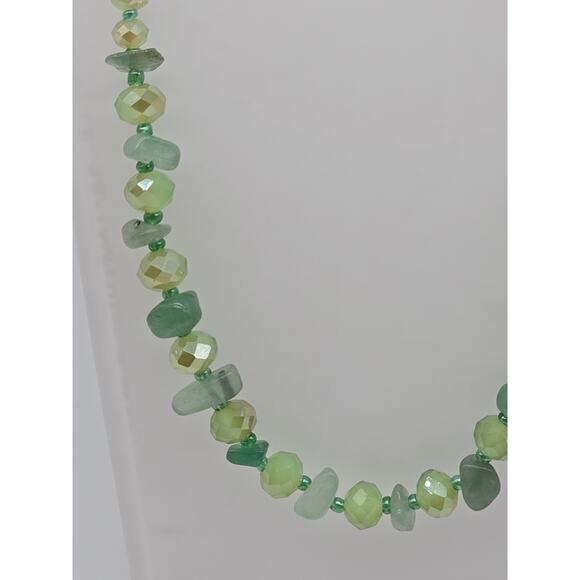 Jadeite Stone Chip & AB Aurora Borealis Acrylic Pistachio Green Beaded Necklace - Picture 3 of 15